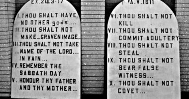 Bill to Require 10 Commandments in Classrooms Advances.
