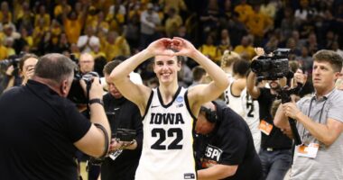 Celebrity Net Worth logo