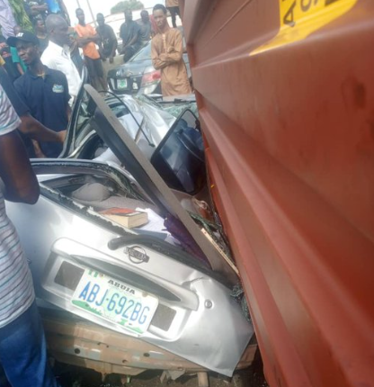 Container falls on a car in Lagos, kills passenger while driver escaped unhurt