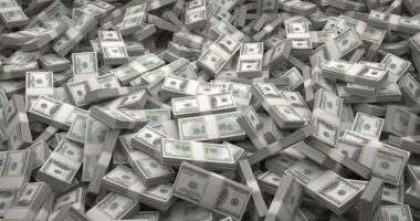 Cutting interest rates is misguided — the easy money would only fuel inflation