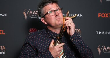 Celebrity Net Worth logo