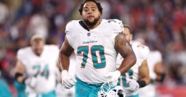 Dolphins OT Kendall Lamm Announces 2024 Will Be ‘Last Ride'