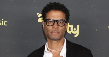 Eric Benét Goes Viral, Flexes His Vocals From Bathtub (WATCH)