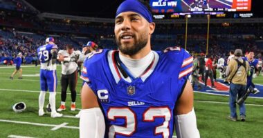 Ex-Bills $19 Million Star Sends Message Amid 'Unknown' Future