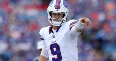Ex-Bills QB’s Fiancée's 3-Word Reply on if She'll Miss Buffalo