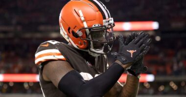 Ex-Browns WR Jarvis Landry Sends 2-Word Message on Comeback