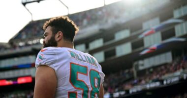 Ex-Dolphins C Connor Williams Predicted to Sign With Steelers