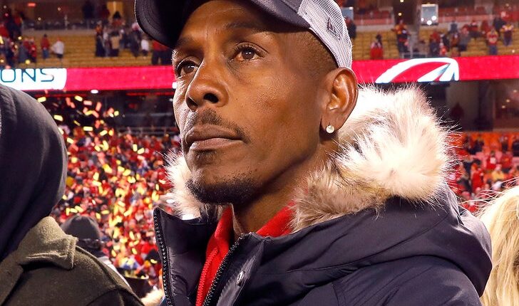 Former professional baseball pitcher Patrick Mahomes Sr. formally charged with felony DWI