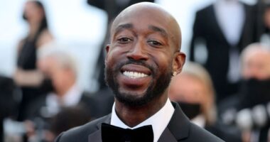 Celebrity Net Worth logo