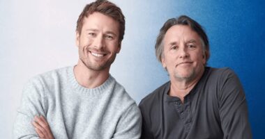 Glen Powell Excels in Disguise in Netflix Comedy Hit Man