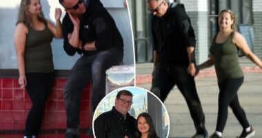 Gypsy Rose Blanchard holds hands with ex-fiancé Ken Urker after splitting from husband