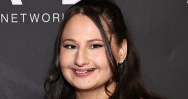 Gypsy Rose Gets Silver Caps Replaced With Porcelain