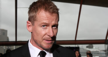 How did Richard Roxburgh meet his wife? His Age, Height, net worth