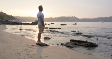 I need to take RMDs from a 401(k) with $400,000. Should I invest in a Roth IRA or CalSavers?