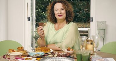 Sudi Pigott is a food and restaurant journalist but has a few unconventional opinions when it comes to table manners