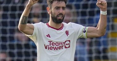 Bruno Fernandes scored twice as Man United came from behind to draw 2-2 at Bournemouth