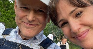 Jennifer Garner's father, William John Garner, has died aged 85, the actress announced in a heartbreaking statement on Monday