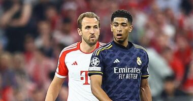 Jude Bellingham had a word with Bayern Munich's Harry Kane before a crucial penalty kick