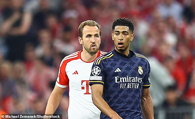 Jude Bellingham had a word with Bayern Munich's Harry Kane before a crucial penalty kick