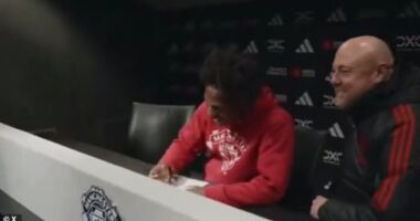 YouTube star iShowSpeed signed a fake Manchester United contract as part of a PR stunt