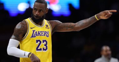 LeBron James Predicted to Opt Out, Ask Lakers for No-Trade Clause