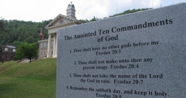 Louisiana Advances Classroom Ten Commandments Display Bill Following SCOTUS Precedent – RedState