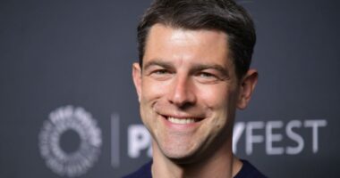 Celebrity Net Worth logo