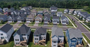 Mortgage rates stay near 7% — but some buyers are landing low-6% rates. Here’s how.