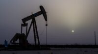 Oil prices fail to hold early gains as new quarter begins