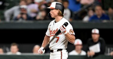 Orioles Fans Urged to 'Breathe' as Holliday's Struggles Continue
