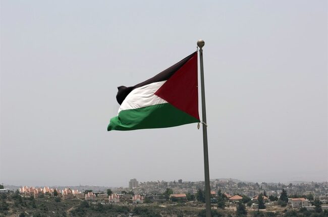Protesters Drape Huge Palestinian Flag Over WH Correspondents' Dinner Hotel, Mock Biden Motorcade – RedState
