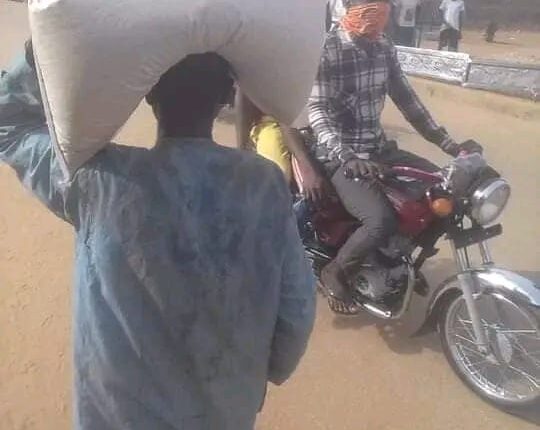 Residents loot rice from Kebbi govt?s palliatives warehouse and broken down truck