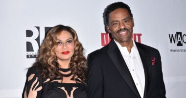 Celebrity Net Worth logo