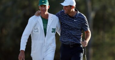 Celebrity Net Worth logo