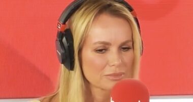 Simon Cowell has joked that his Britain's Got Talent co-star Amanda Holden needs to stop looking at herself on social media and focus more on their show's contestants