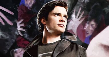 'Smallville's Phantom Zone Turned Clark Kent Into Superman