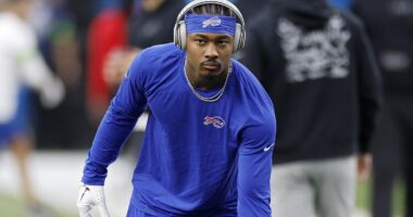 Texans ‘Incentive’ to Stefon Diggs' 8-Figure Deal Sparks Backlash
