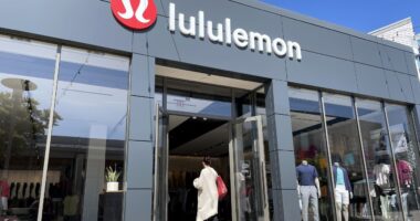 The battle between athleisure and wider-leg pants is here. That means more trouble for Lululemon, analyst says.
