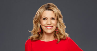 Vanna White Joins Ryan Seacrest on ‘American Idol’ as They Prepare for ‘Wheel of Fortune’ Transition