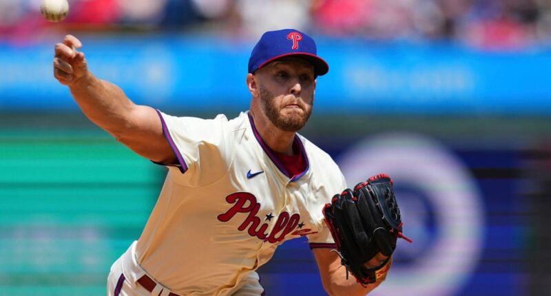 Celebrity Net Worth logo