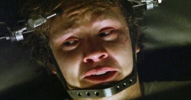 10 Most Psychological War Movies, Ranked