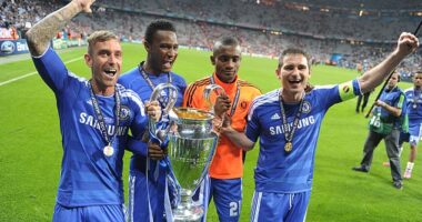 A 2012 Chelsea champions League winner has come out of retirement at the age 39