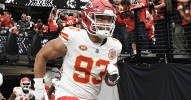 Chiefs Cut Matt Dickerson, Neil Farrell From Practice Squad