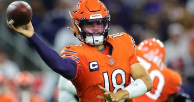 Ex-Chiefs QB Tries Out for Role Behind Bears' Caleb Williams