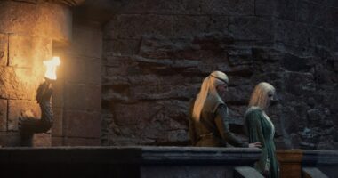 Aemond Targaryen (Ewan Mitchell) orders Helaena Targaryen (Phia Saban) in House of the Dragon season 2