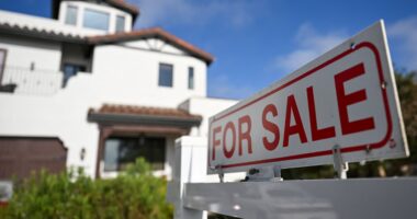 Here’s the 8% return investors in cash could be missing out on. Psst, it relates to the housing market.