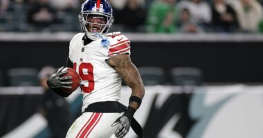 Isaiah Simmons Reacts to 'Shocking,' 'Confusing' Giants Plan