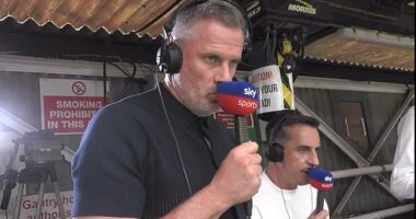 Cameras captured a hilarious moment of Jamie Carragher and Gary Neville on commentary in Man United's loss to Liverpool