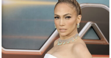 Jennifer Lopez Crop Top Photos Make Waves: Report