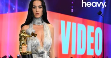Katy Perry Stuns VMAs Crowd While Accepting Vanguard Award